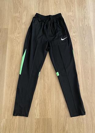 Спортивні штани nike