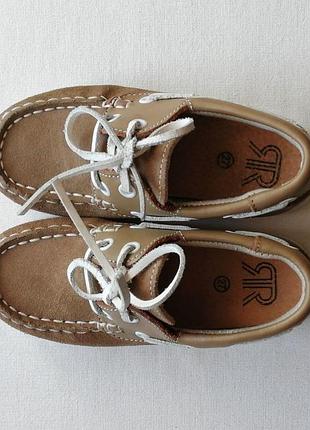 Детские кожаные  туфли топсайдеры   на шнуровке