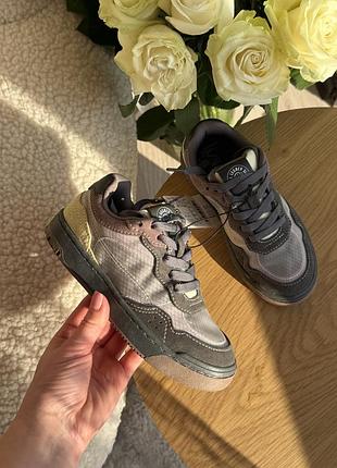 Кросівки zara