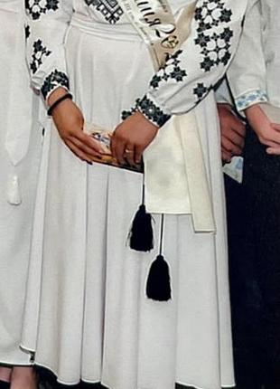 Вишита сукня