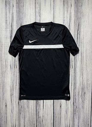 Nike футболка чёрная оригинал m размер