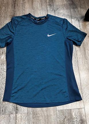 Футболка nike, спортивні речі для чоловіків