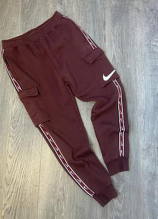 Чоловічі спортивні штани nike
