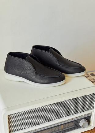 Черные кожаные лоферы с мехом r-one 38 р. новые 2200 грн.