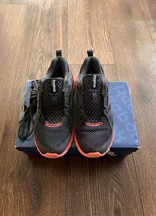 Кроссовки reebok 37-37,5 размера.