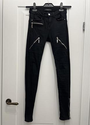 Чорні скінні джинси з декором блискавками gina tricot my perfect jeans nelly zip jeans