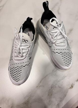 Легендарні кросівки nike air max 270