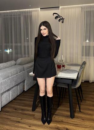 Короткая женская юбка-шорты