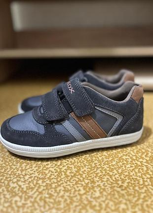 Кроссовки для мальчика 31 размера 400 грн( торг)