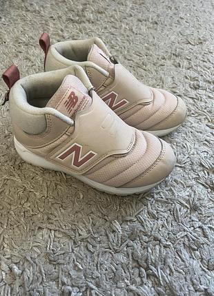 Кросівки new balance