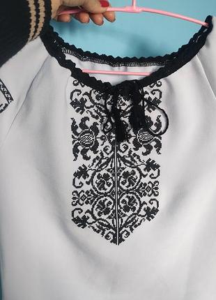 Дитяча вишиванка вишиванка для дівчинки