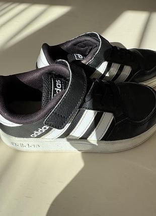 Кросівки на хлопчика оригінальні adidas