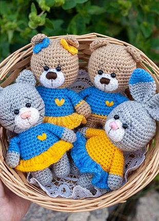 Патриотические вязаные игрушки мишка котик зайчик игрушка-брелок