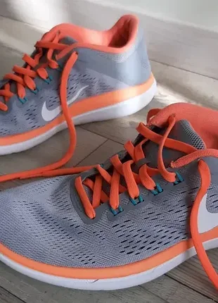 Кросівки nike (p.37.5)