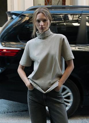 Женская футболка zara оверсайз с воротничком цвет беж