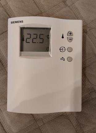 Комнатный термостат от компании siemens.