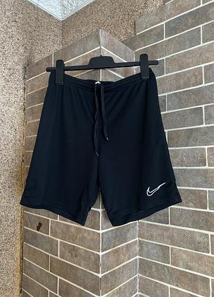 Чоловічі шорти чорні nike.