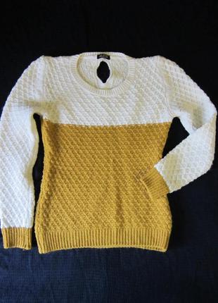 Симпатичный белый горчичный джемпер теплый свитер пуловер