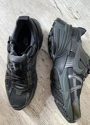 Nike новые лёгкие стильные кроссовки 41-42 р