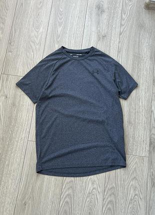 Футболка under armour