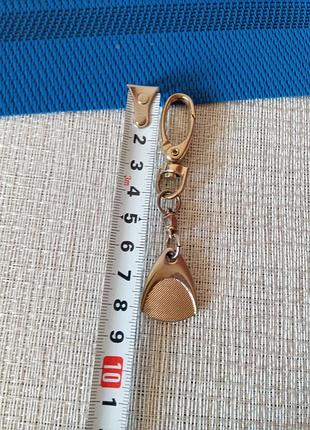 Брелок на сумку 2
