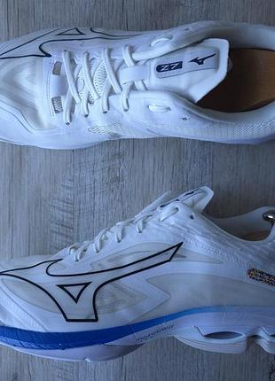 Кроссовки mizuno wave lightning z7