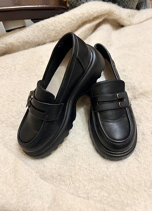 Лофери в ідеальному стані для дівчинки 2