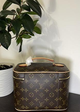 Косметичка lv 2