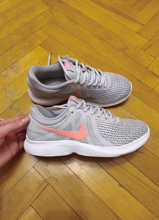 Легкие и комфортные кроссовки nike revolution 4 (grey/coral), размер 37,5