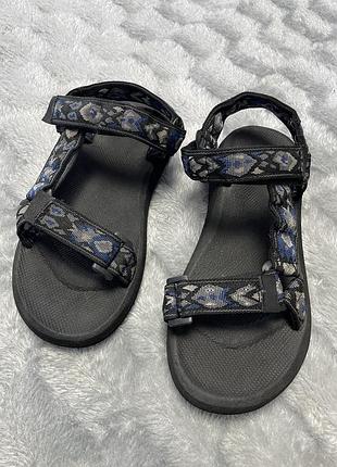 Трекінгові сандалі бренду teva 2