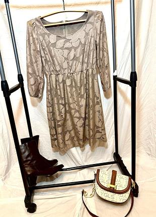 Елегантна мереживна сукня 4