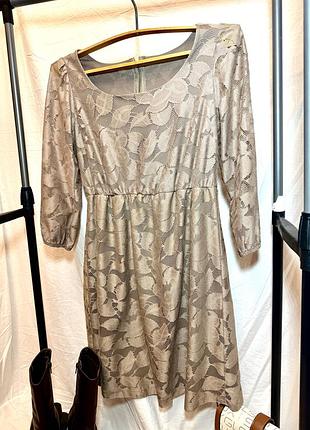 Елегантна мереживна сукня 3