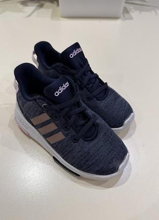 Кросівки adidas на дівчинку