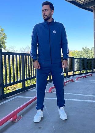 Спортивный костюм adidas