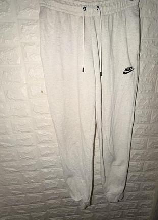 Спортивные штаны nike