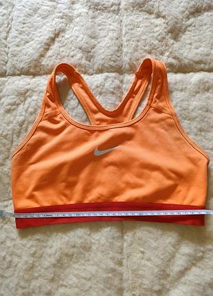 Топ спортивный nike