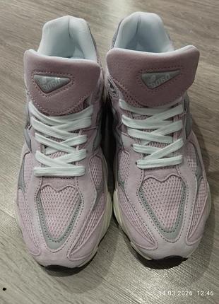 Женские кроссовки new balance