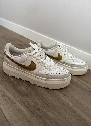 Кросівки nike court розмір 40,5
