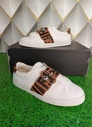 Брендовые кроссовки fendi