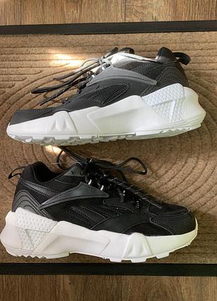 Reebok кросівки
