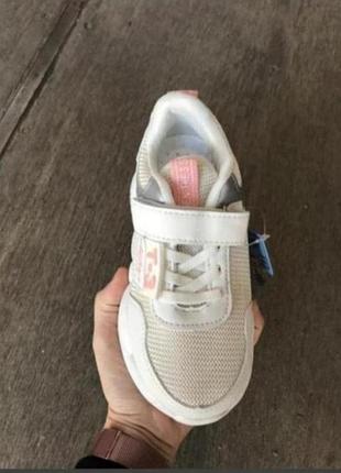 Кроссовки на липучках 2