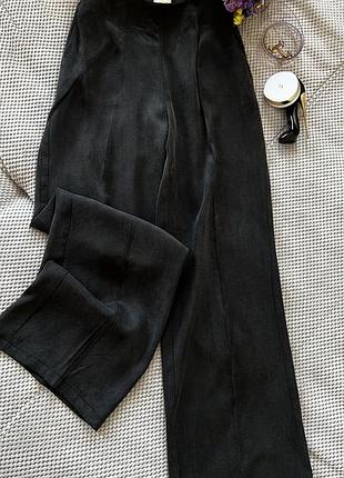 Широкі оксамитові брюки палаццо ese o ese з гладкої, шовковистої тканини rayon / lyocell