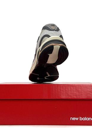 Balance 2010 grey beige black 2