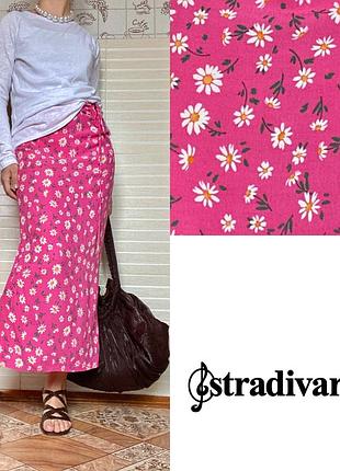 Розовая юбка с цветочным принтом stradivarius