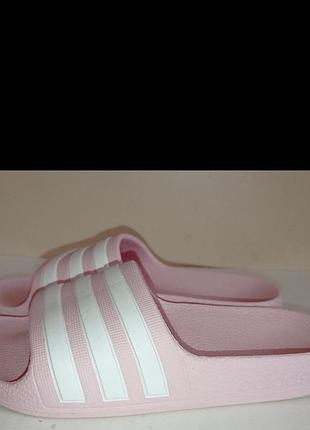 Брендовые супер легкие шлепанцы adidas.