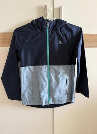 Вітровка на дівчинку 7-8 (128-134) decathlon/quechua водонепроникна куртка синя блакитна