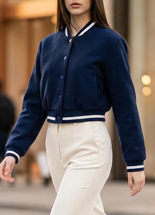Вовняний укорочений бомбер zara утеплений бомбер темно-синій