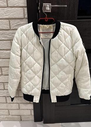 Куртка жіноча