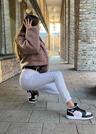 Женские кожаные кроссовки nike air jordan (36,5р.23см.)