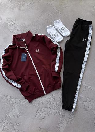 Костюм fred perry лампас: кофта-штани
2 пары носков в подарок